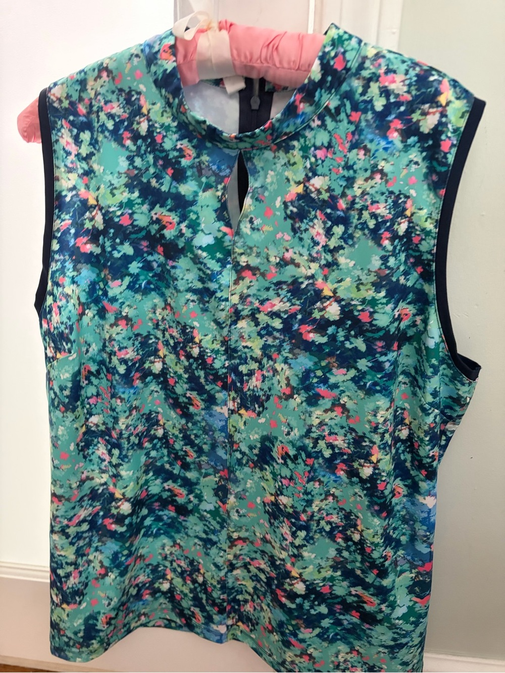 Sleeveless Golf Top Size XL Floral Keyhole Neck Women Lady Hagen -Never Worn